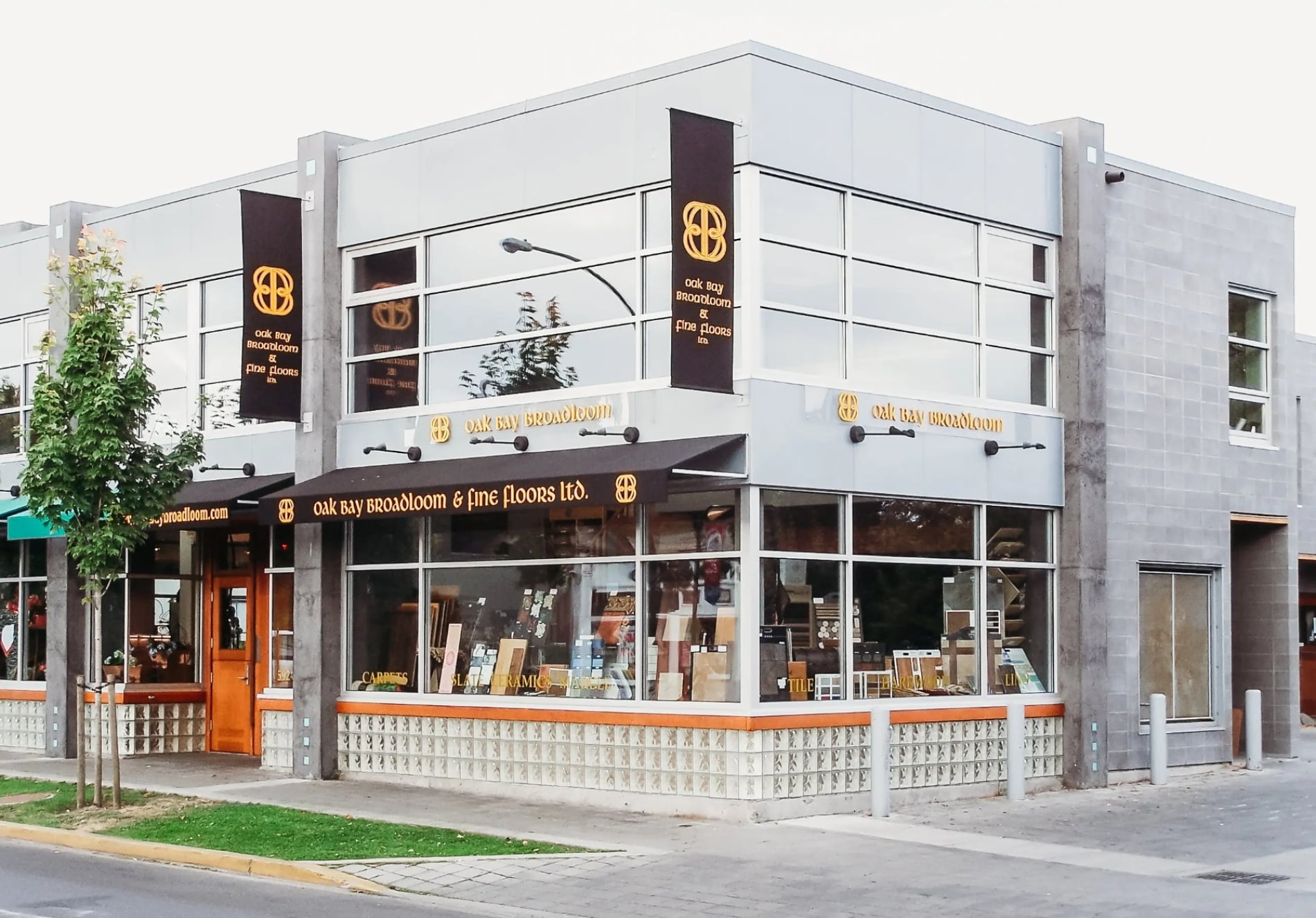 exterior of the Oak Bay Bike Building in day light